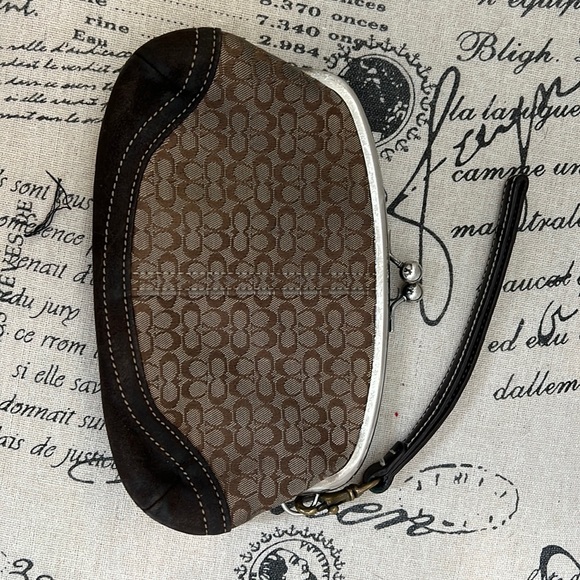 Coach Signature Brown Canvas Suede Trim Kisslock Framed Wristlet -Coin Wallet - Picture 5 of 16